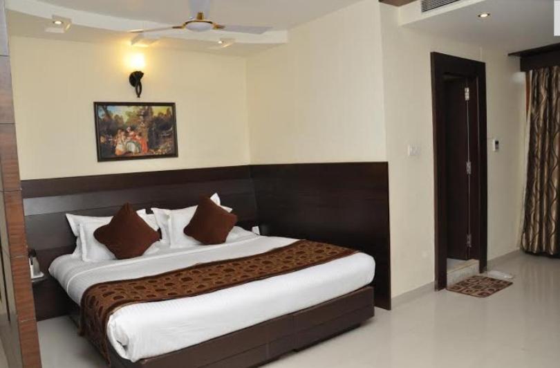 Bk Castles Hotel Jabalpur Extérieur photo