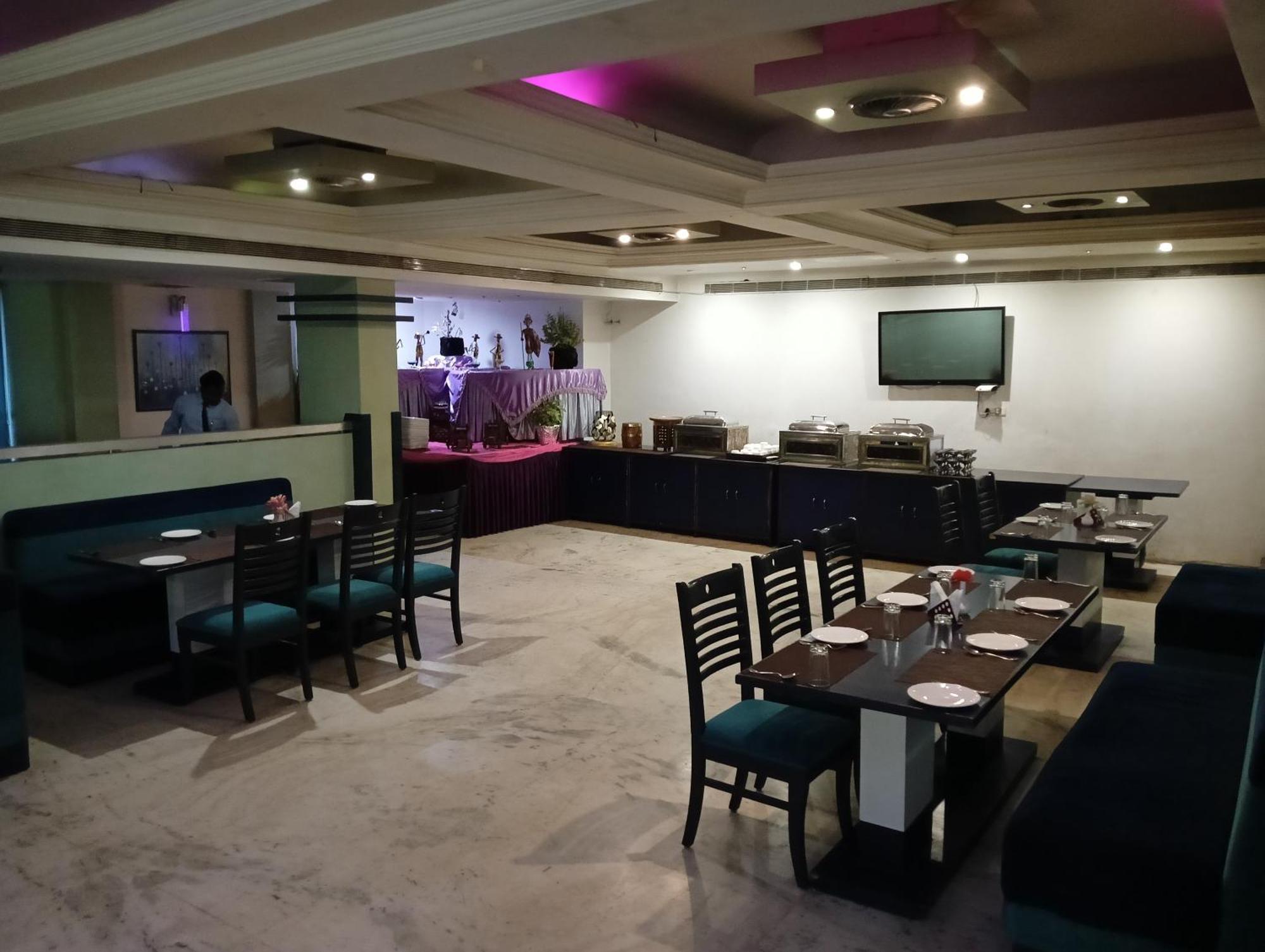 Bk Castles Hotel Jabalpur Extérieur photo