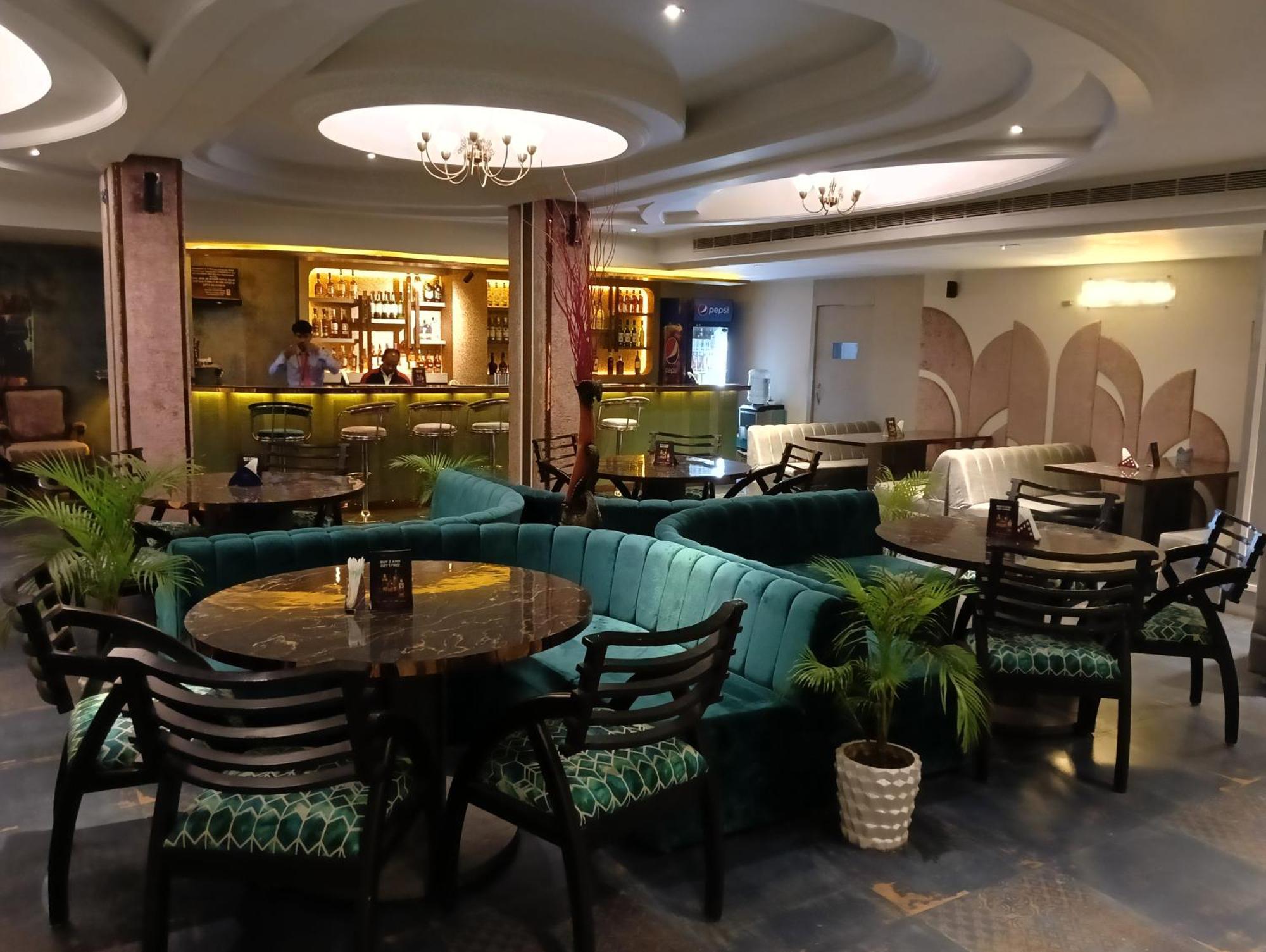 Bk Castles Hotel Jabalpur Extérieur photo