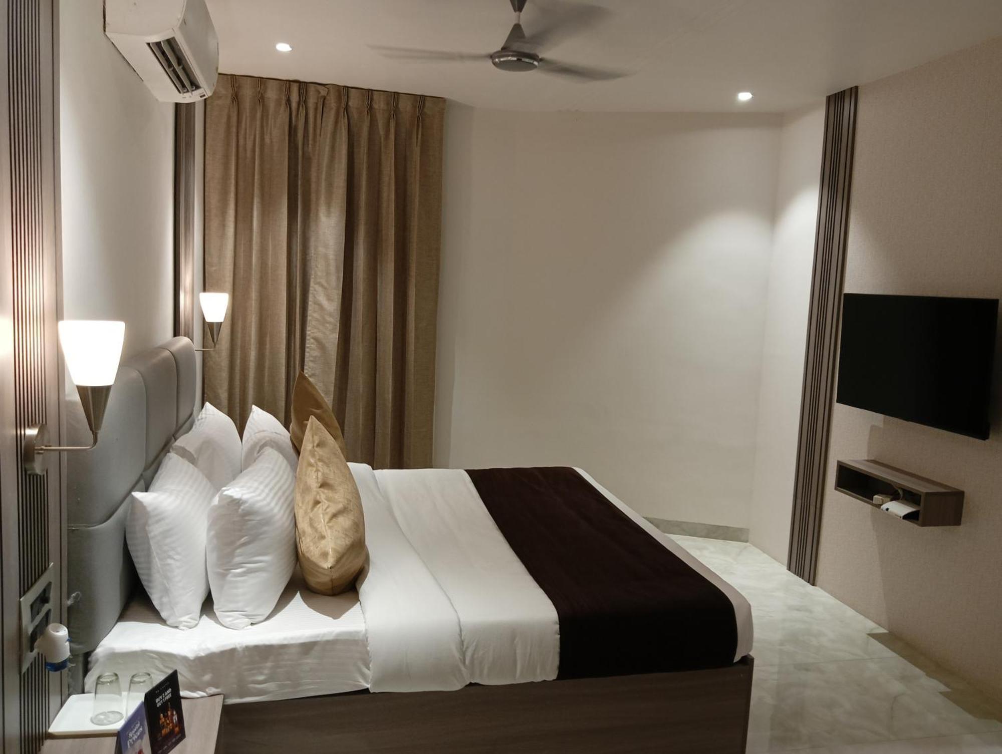 Bk Castles Hotel Jabalpur Extérieur photo