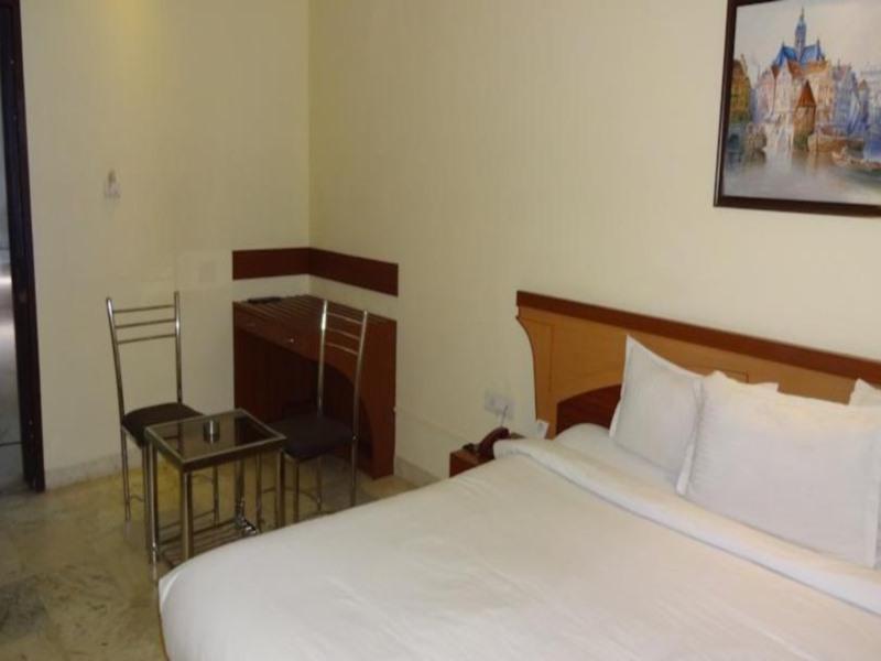 Bk Castles Hotel Jabalpur Extérieur photo